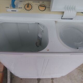 ハイアール二層式洗濯機4キロ 2014年製 別館倉庫場所浦添市