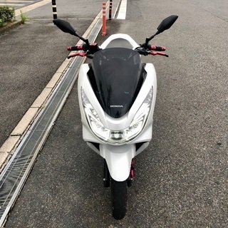 【交換・下取可】 PCX JF56 カスタム多数‼️ 人気のパールホワイト‼️ 新車卸しワンオーナー車両‼️  転倒歴無し綺麗です　整備済み‼️ 機関良好 新品タケガワ製マフラー装着‼️  自賠責3年付‼️ 即乗り可能  この機会に是非‼️ 交換・下取可】 PCX JF56 カスタム多数‼️ 人気のパールホワイト