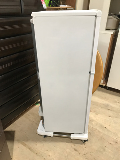 【美品】ユーイング　ノンフロン冷凍冷蔵庫　UR-F140J（Ｗ）