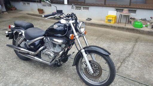 SUZUKIイントルーダ―250LC