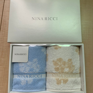 NINA RICCI🍀新品ハンカチ2枚