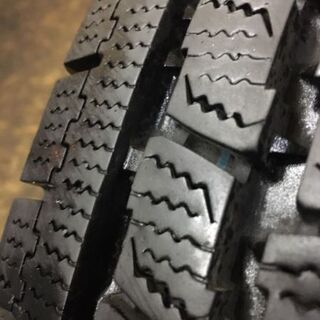 TOYO DELVEX 934 195/80R15 107/105L LT 15インチ スタッドレス 4本 2017～18年製 バリ溝 キャラバン等 (TF316-2) クレジットカード QR決済可能