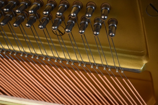 ヤマハ中古ピアノ 人気のYUX（1983年製造） 高品質 