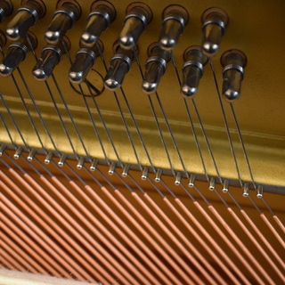 ヤマハ中古ピアノ 人気のYUX（1983年製造）