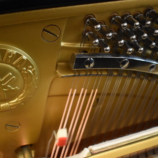 ヤマハ中古ピアノ 人気のYUX（1983年製造）