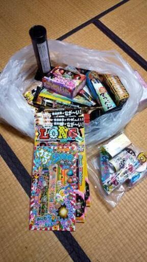 花火 手持ち花火の他に打ち上げ花火 家庭用 あります ジンペイ 三条の家具の中古あげます 譲ります ジモティーで不用品の処分