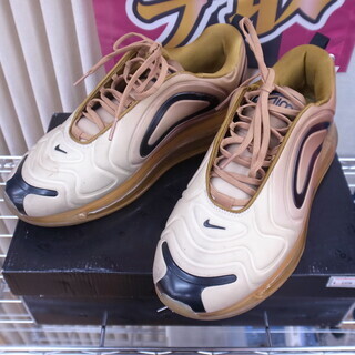 NIKE　AIRMAX720　ウィート×ブラック×クラブゴールド...