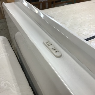 ニトリ　ダブルベッド②　人気の白フレーム