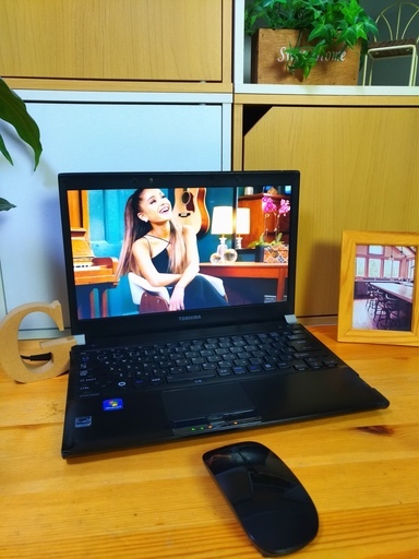 SSD搭載でcorei7のスーパーPC! 13.3インチ薄型軽量で持ち運び便利