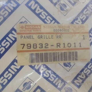 47年　スカイライン　ハコスカ　GC10 KGC10 リアフィニッシャー　新品　未使用品　日産純正部品