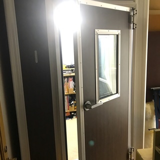 -50db以上、1.5畳サウンドジャパン製防音室！近隣の場合送料、設置費無料！神奈川県から