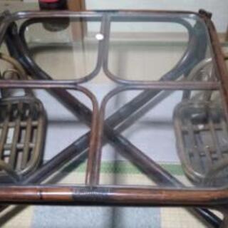 籐のテーブルと座椅子セット（ガラス板）