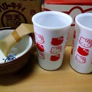 【未使用】キティちゃんのコップとお茶わんと箸置き 200円