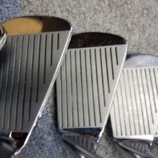 値下げします❗値下げ交渉もOKです。サバイバー個体？美品！ホンマ　FE-700　アイアンセット