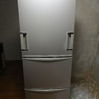 北九州市八幡東区　冷凍冷蔵庫345リットル　シャープ