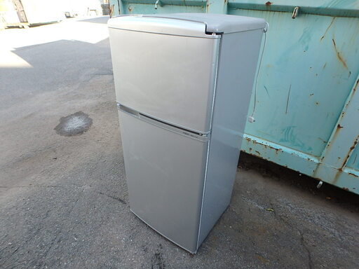 ☆2D簡易清掃済み☆2012年製☆アクア冷蔵庫AQR-111A（SB）６27