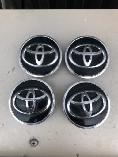 Toyota トヨタセンターキャップ ホイールキャップ美品4個セット Sksk62 佐野のその他の中古あげます 譲ります ジモティーで不用品の処分