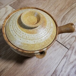陶製の雪平鍋です