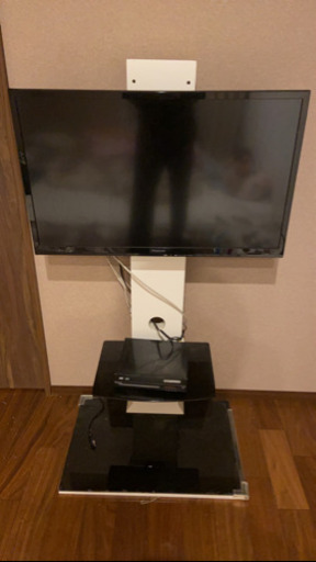 壁掛けテレビ台とPanasonicテレビセット