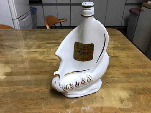 ラーセン ピュアホワイトシップ 700ml 40度 S.A シップボトル 未開栓