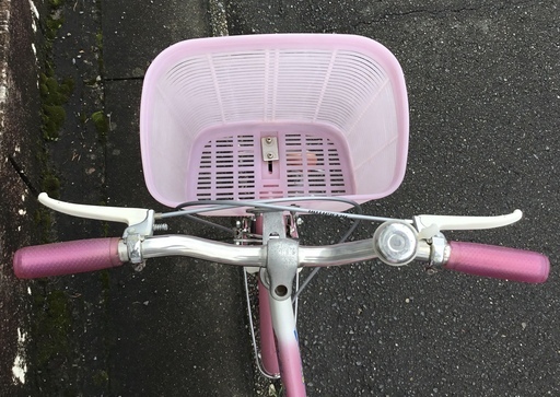 ＜動作品＞タイヤ・サドル新品・可愛い22インチ・（女の子用）自転車 色・ピンク
