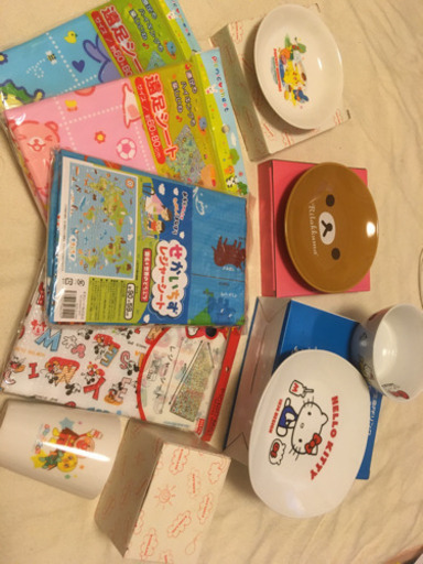 新品 レジャーシートコップ皿まとめ売りキャラクター あーりー 池袋の生活雑貨の中古あげます 譲ります ジモティーで不用品の処分