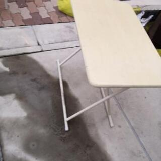 [代行投稿]折りたたみ式テーブル