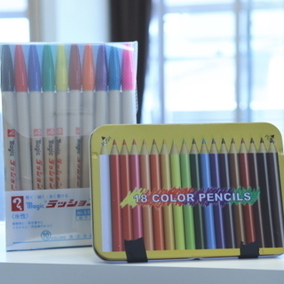 色鉛筆とボールペンセット