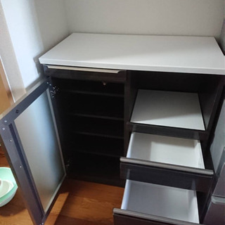 ◯只今値下げ中！食器棚…美品…②
