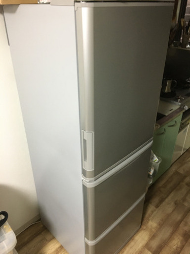 【ご購入者確定済】シャープ(SHARP)冷蔵庫　3枚ドア　両開き　350L