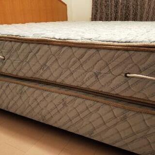 [値下げ! 7/12までご連絡下さい!] シーリー社製　キングサイズベッド一式