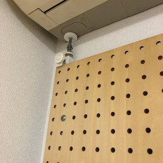 有孔ボード　突っ張り式