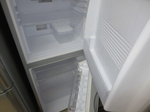 アクア冷蔵庫137L　2012年製　AQR-141A