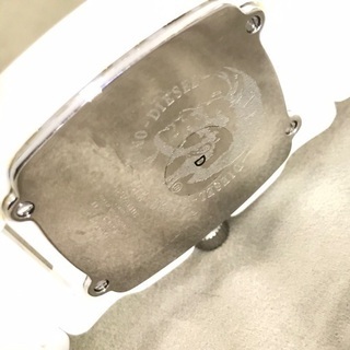 DIESEL ディーゼル 白セラミッククォーツ 3針モデル DZ1421