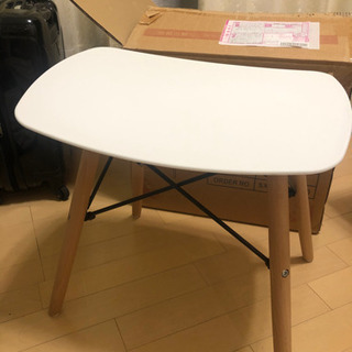 【未使用・新品】白のおしゃれな椅子