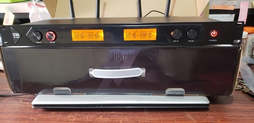 4チャンネルワイヤレスマイク高性能な4本セット（本州送料無料）北海道　沖縄有料