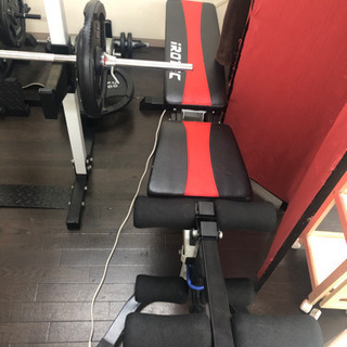 トレーニングマシン　筋トレ