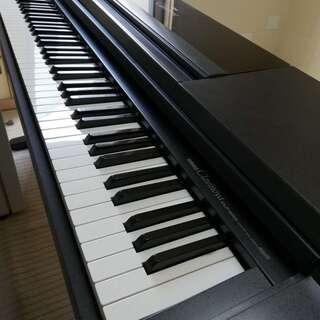 ②ヤマハ　電子ピアノ　クラビノーバ  CLP-550