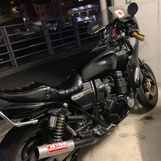 XJR400 カフェレーサー仕様