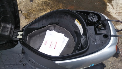 ⭐スズキレッツ4 CA45A シルバー インジェクションの原付 消耗品