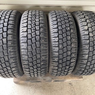 希少スパイクタイヤ【格安】215/60R16 HANKOOK ZOVAC HPW401
