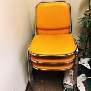 オレンジ椅子　「残り1脚」😊😊