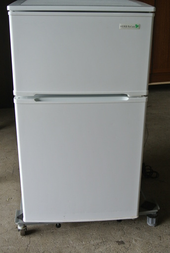 【063015】　ノンフロン冷凍冷蔵庫　ヤマダ電機　YRZ-CO9B1　冷凍28ℓ　冷蔵62ℓ　2015年式　幅47.5cm　奥行51cm　高さ83cm　【引取限定】