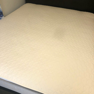 ベッドフレームとマットレスクイーンワイド