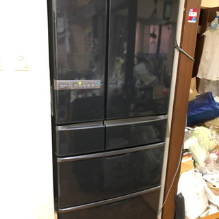 冷蔵庫　2011年式　600L シャープ