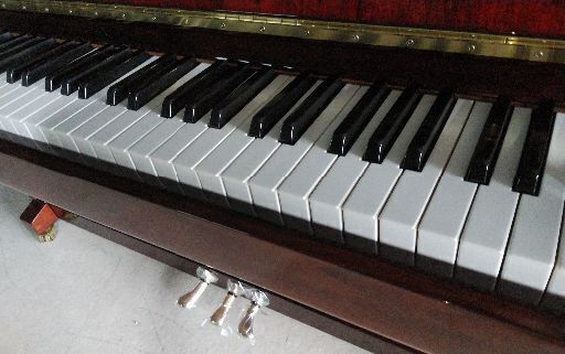 バーチ色素敵なコンパクトピアノ　115センチ売約済になりました。