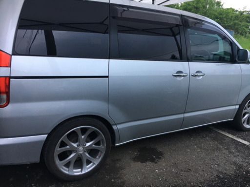 Noah toyota azr65