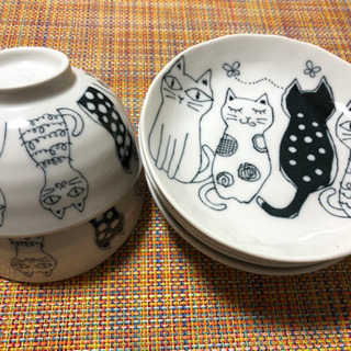 可愛いネコちゃんのお皿とお茶碗セット