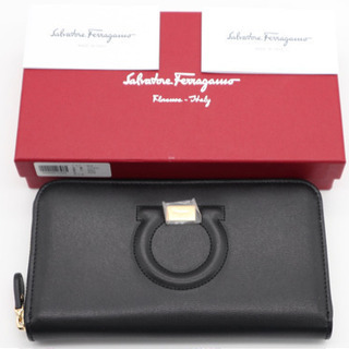 Salvatore Ferragamo/ガンチーニ 長財布》Sランク 極美品