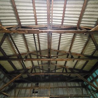 解体終了 倉庫の屋根骨組みの材木いかが トラ 焼津のその他の中古あげます 譲ります ジモティーで不用品の処分